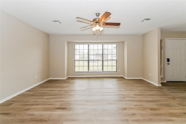 Foto del edificio - 11916 Silver Sun Dr