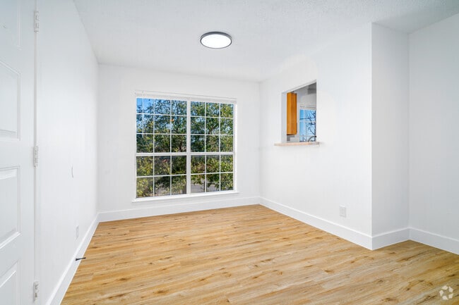 2BR, 1BA - 854SF - Dining Room - Big Rock