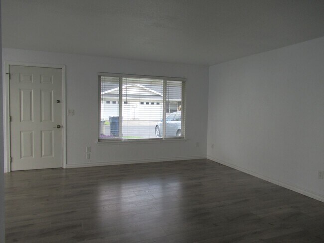 Foto del edificio - Charming 2 bedroom, 1 bathroom single leve...