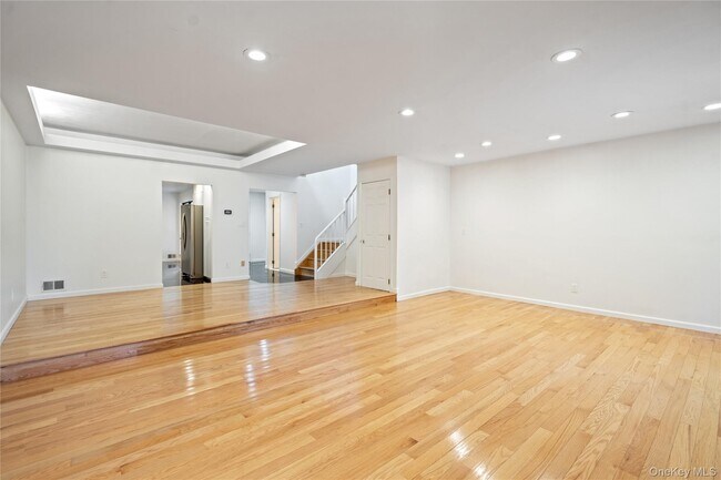 Building Photo - 236 Hamlet Dr