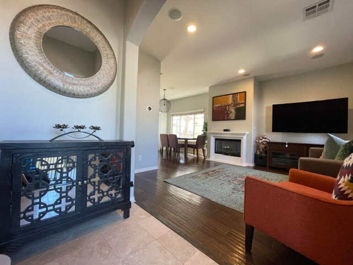Foto principal - Rent Special - 2 weeks free rent!! 3 bedro...