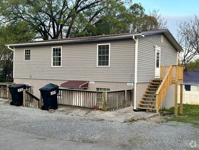 Building Photo - 2420 Webster Ct