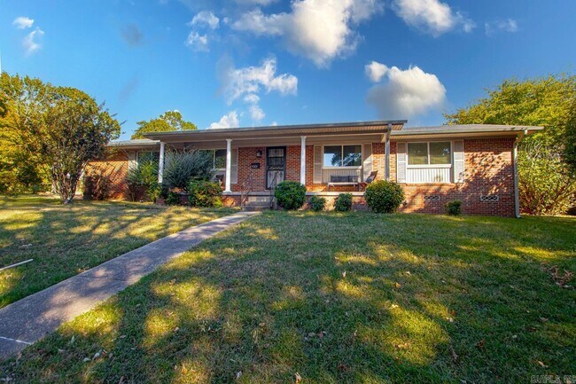 Foto del edificio - 7001 Blue Bird Dr