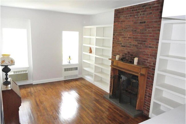 Foto del edificio - 239 E 18th St