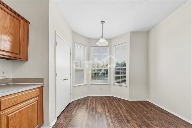Building Photo - 8516 Rainy Lake Dr