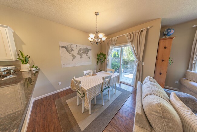 Building Photo - Three bedroom home with AC - Built in 2013