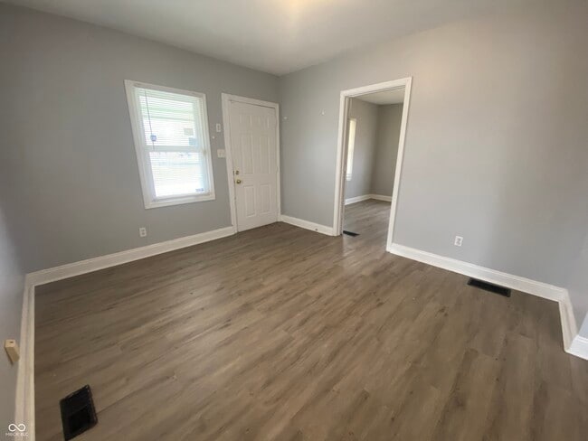 Building Photo - 1025 Sharon Ave