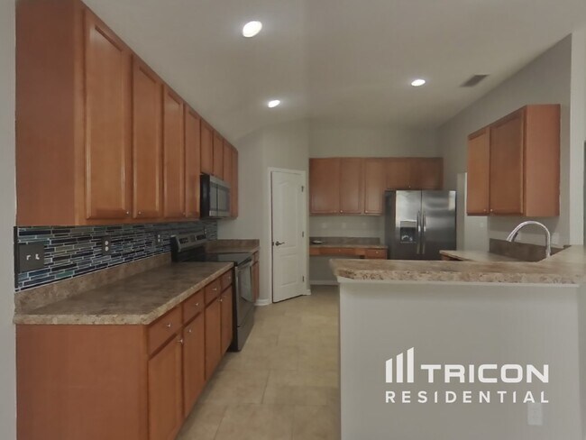 Building Photo - 495 Apple Creek Dr
