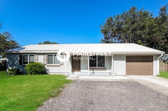 Foto del edificio - 3 Bedroom Pet-Friendly Home in PALM BAY, FL with Main Street Renewal