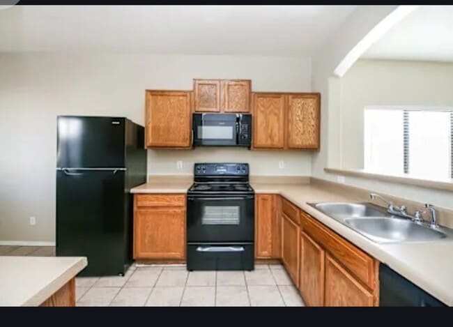 Building Photo - 9072 W Hidalgo Ave