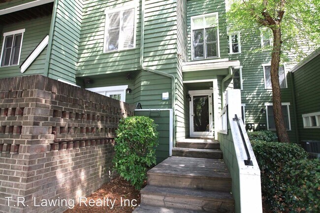 Building Photo - 417 W 8th St