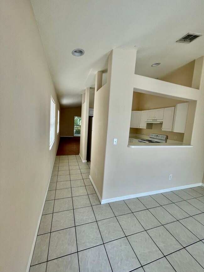 Foto del edificio - 26734 Little John Ct