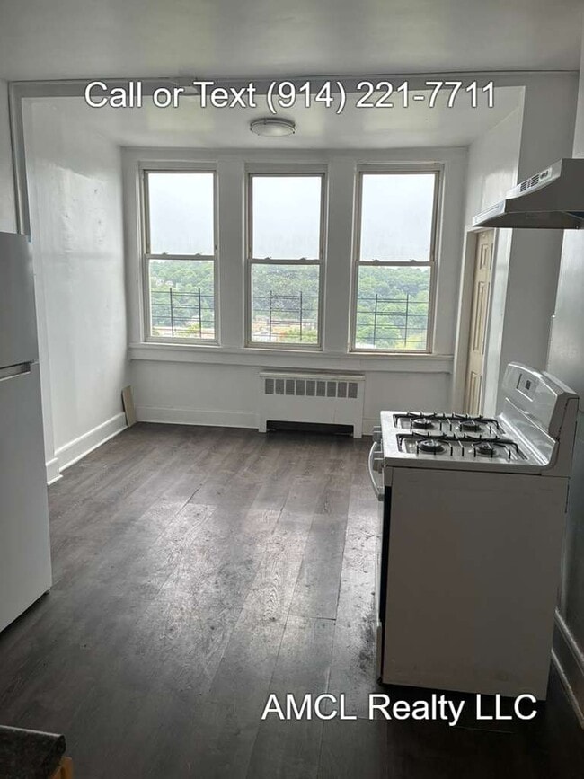 Building Photo - 152 Ridge Ave