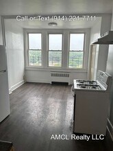 Building Photo - 152 Ridge Ave