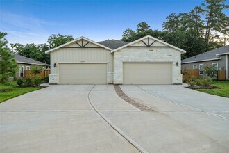 Building Photo - 202 Oakcrest
