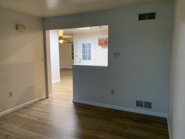 open concept family room into kitchen - 1932 Aldon Dr