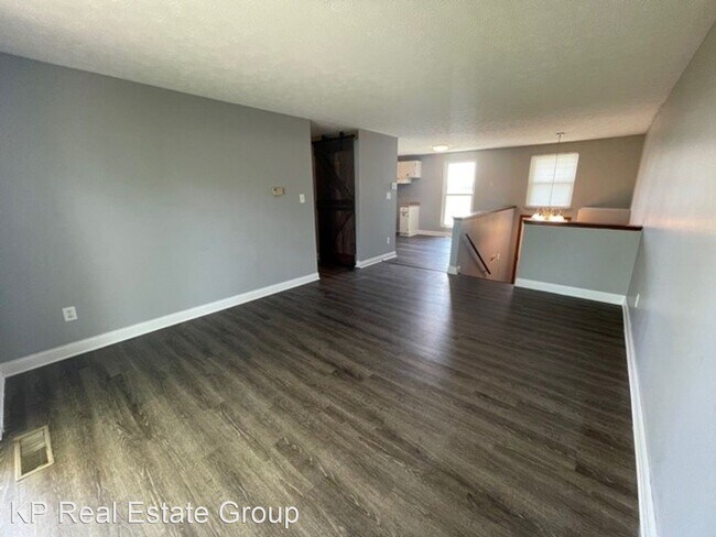 Building Photo - 3 br, 1 bath House - 868 Obetz Rd