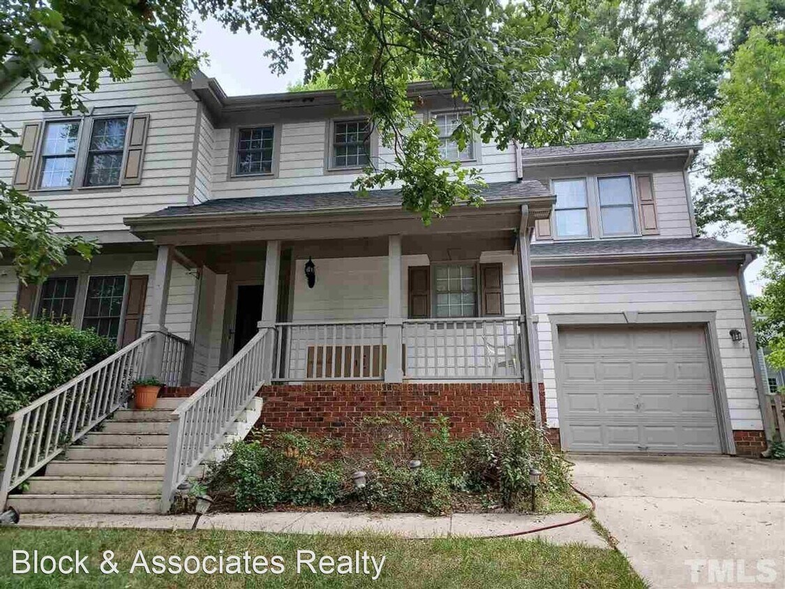 Foto principal - 3 br, 2.5 bath House - 201 Mint Hill
