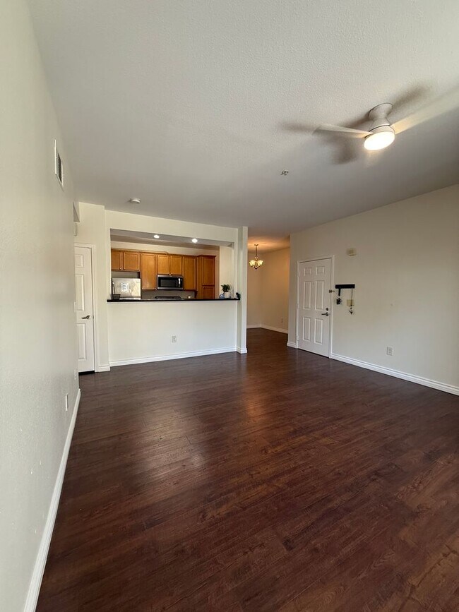 Foto del edificio - 3 Bedroom 2 Bathroom Condo in the Heart of Canyon Crest, Riverside!