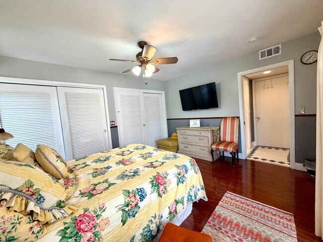 Foto del edificio - 5105 White Oak Ln