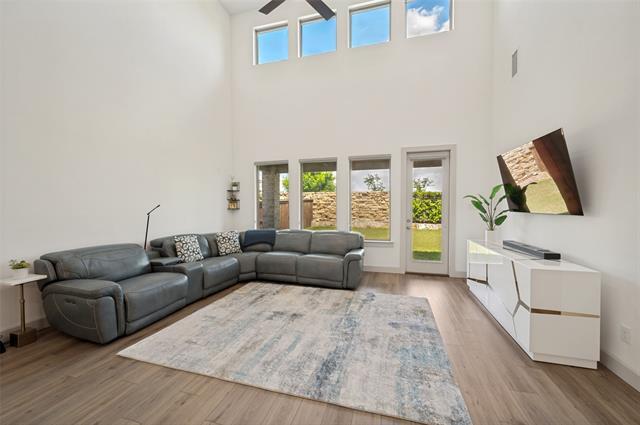 Foto del edificio - 1240 Crescent Ln