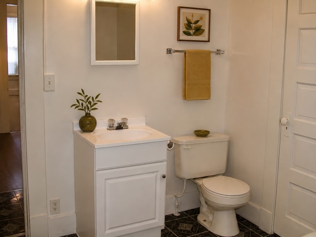 Photo - 1420 Main Street Apartment