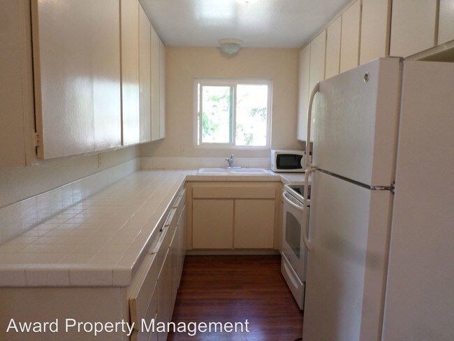 Building Photo - 7880 Camino Huerta