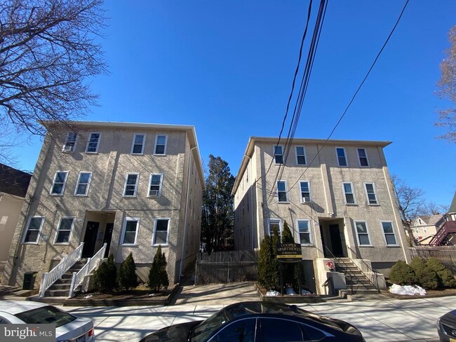 Building Photo - 141 Cooper Ave