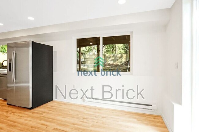 Building Photo - 11138 NE 129th St
