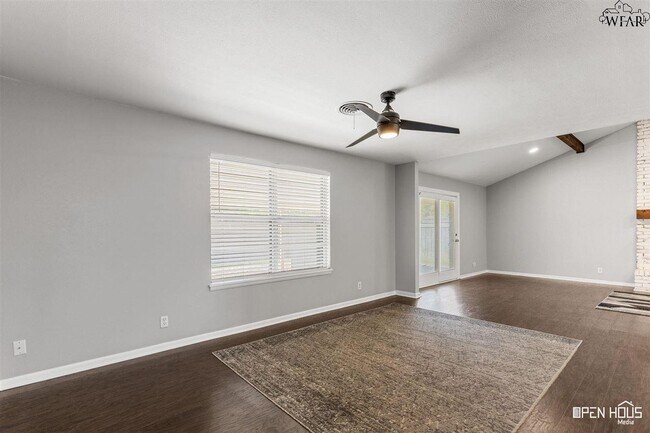 Building Photo - 4805 Big Bend Dr