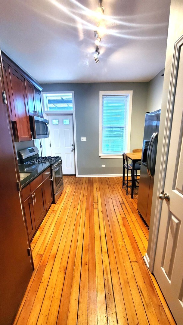 Foto del edificio - 1337 N Greenview Ave