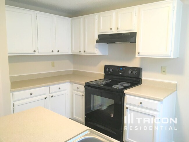 Building Photo - 3913 Manzinita St