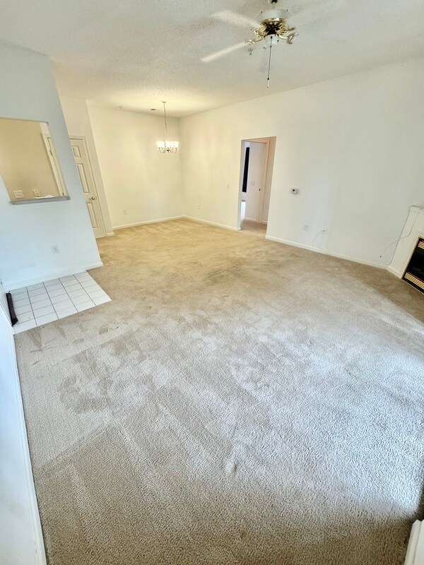 Building Photo - 810 Brassie Ln