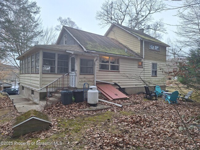 Building Photo - 114 Hillbilly Village