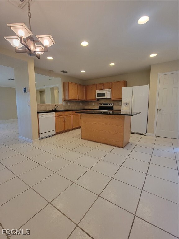 Foto del edificio - 8171 Liriope Loop