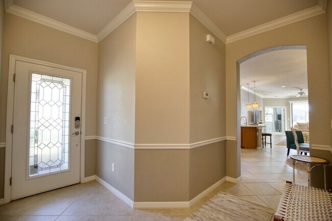 Building Photo - Seasonal Short-Term Villa located in Gran ...