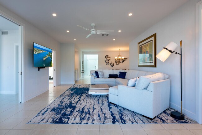 Building Photo - 604 Captains Way