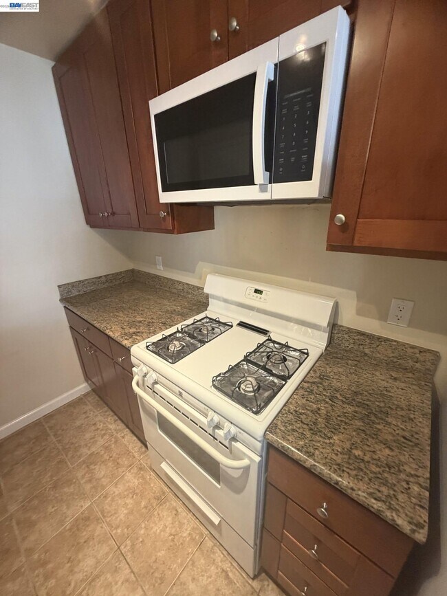 Foto del edificio - 2170 Arroyo Ct