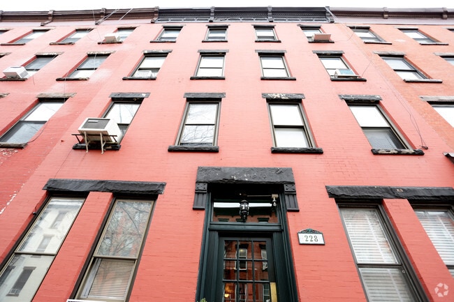Building Photo - 228 Sackett St