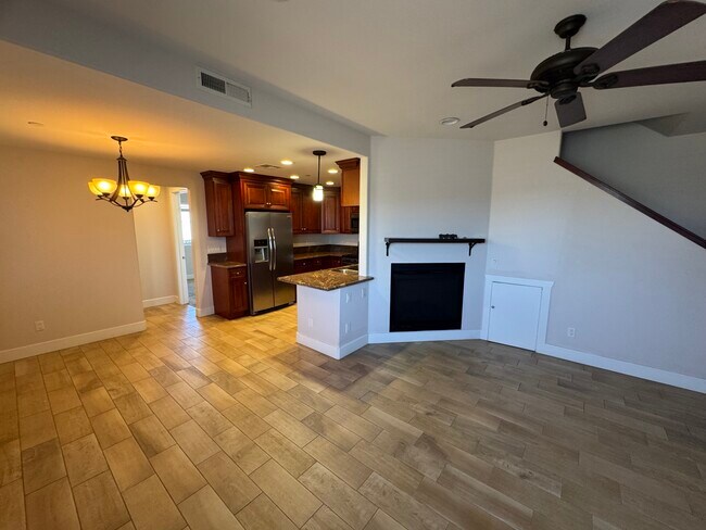 Building Photo - 5654 Lauretta St