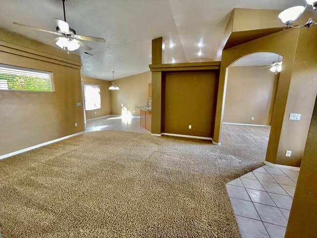 Building Photo - Adorable Home is Mirage Estates at Southgate