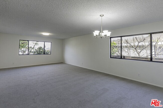 Foto del edificio - 2106 166th St