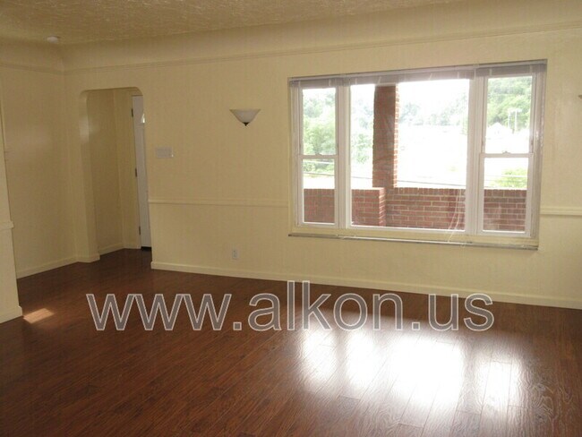 Foto del edificio - 1429 Brookline Blvd
