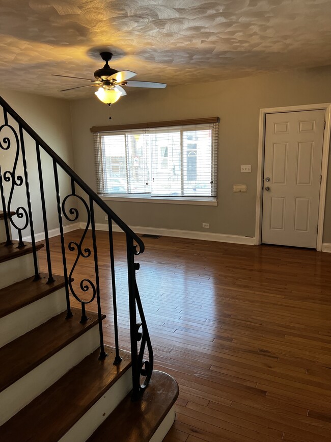 Living Room - 4842 Hatfield St