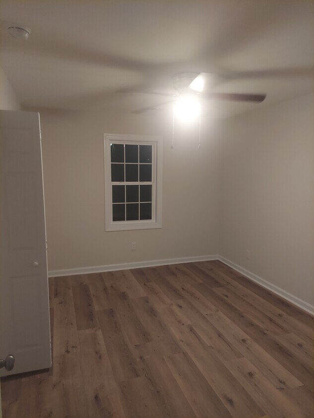 Building Photo - 909 Locust St