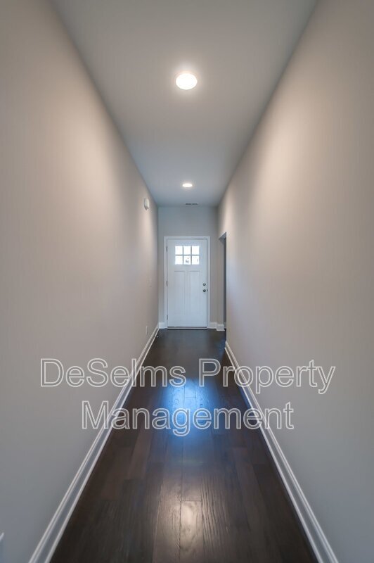 Building Photo - 1529 Holton Rd