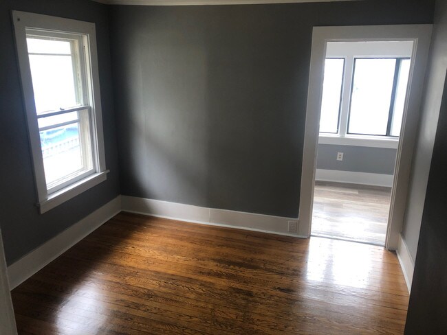 Building Photo - 409 Melville Street