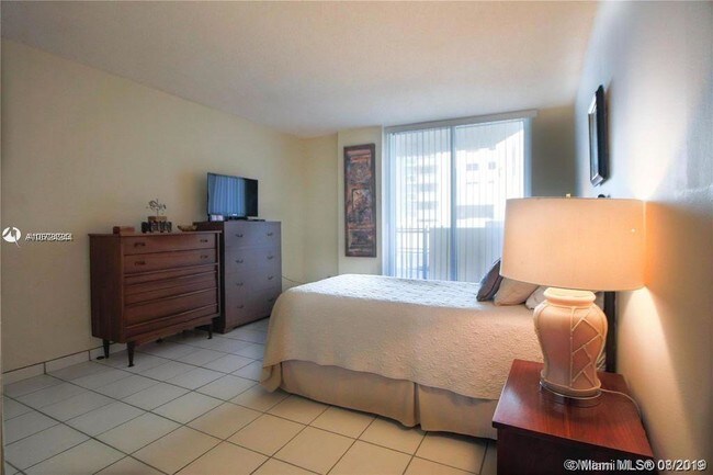Building Photo - 2401 Collins Ave