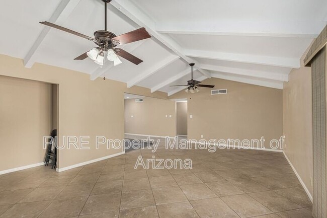 Building Photo - 4932 E Bloomfield Rd