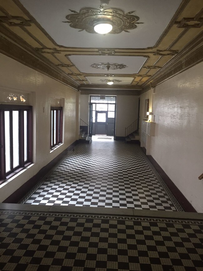 Building Photo - 1077 New York Ave